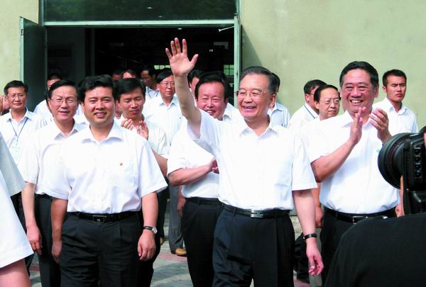 温家宝总理视察集团公司