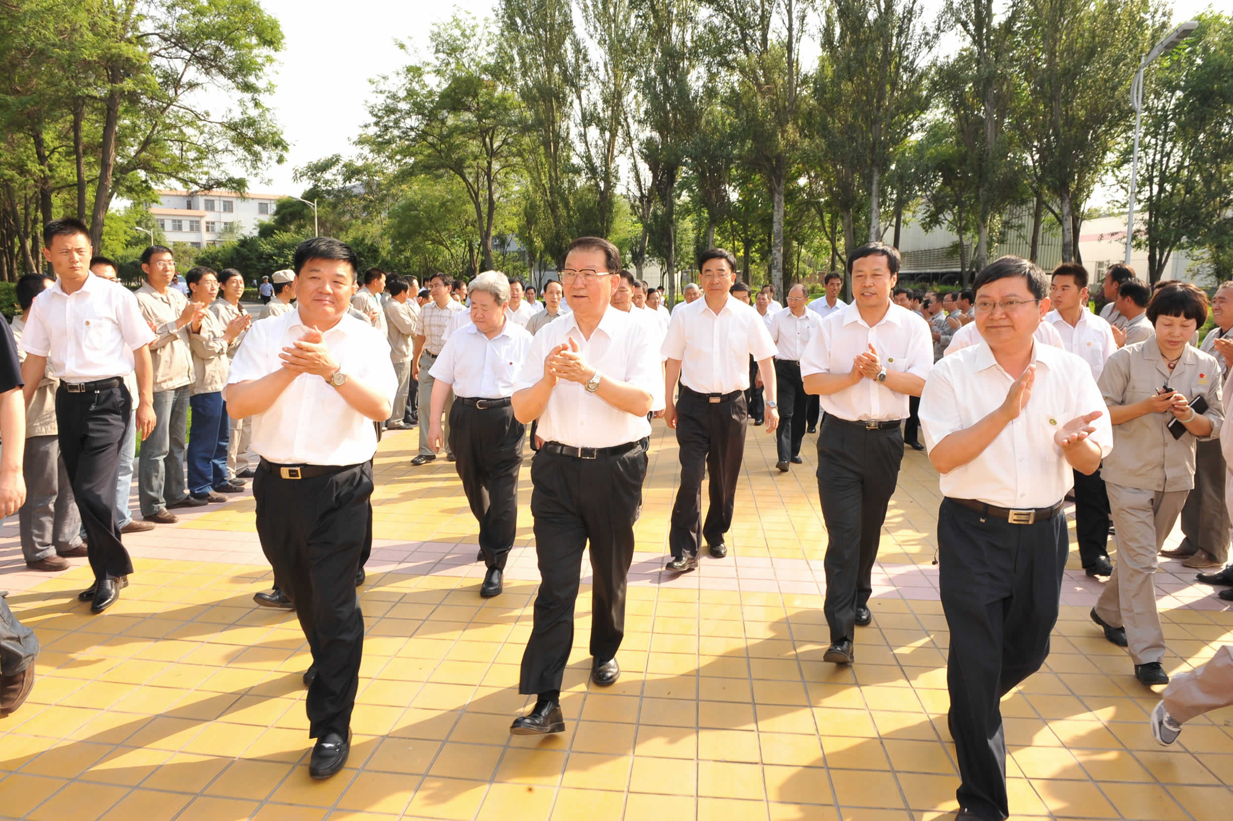 深切关怀  殷殷嘱托