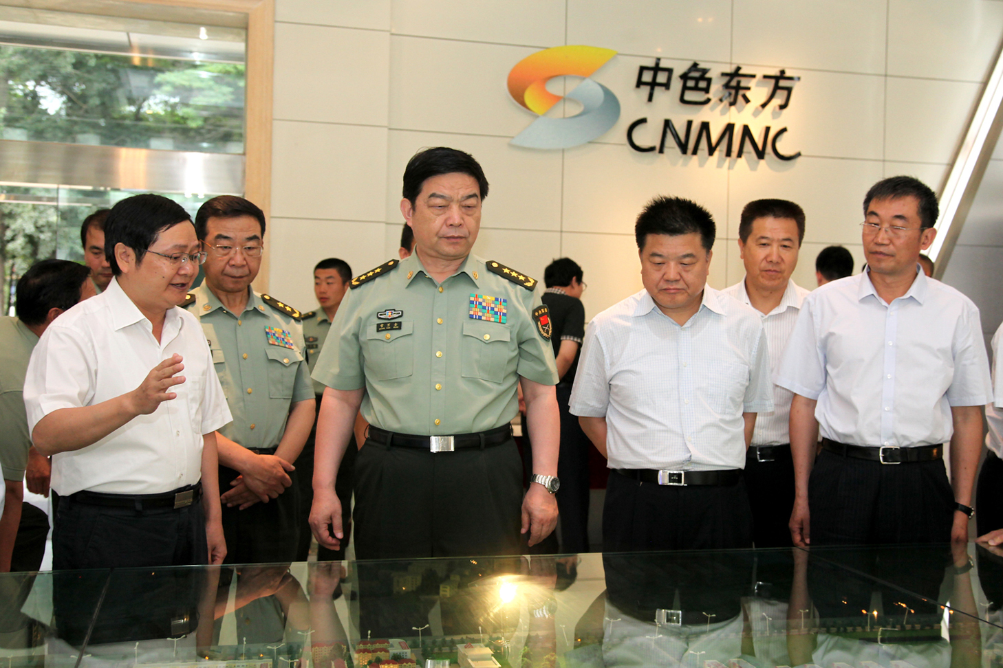 国务委员兼国防部部长常万全到中色东方集团公司调研