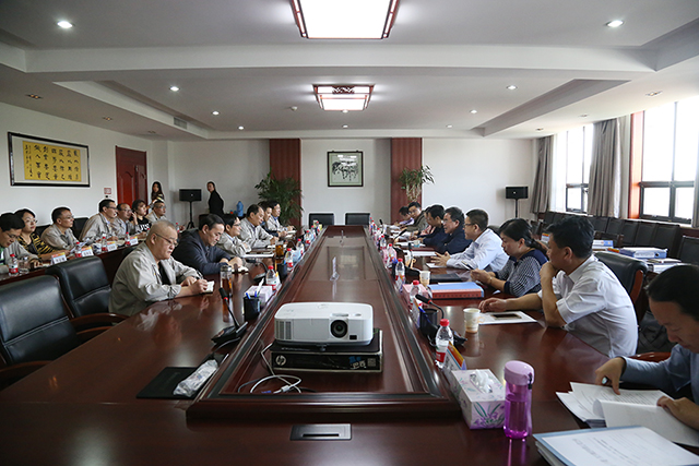 李耀松一行来集团公司调研指导工作