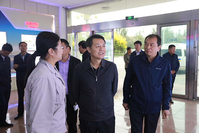 彭友东到中色东方集团检查自治区60大庆准备工作