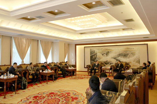 王彤宙董事长到云南梁河县开展扶贫工作调研