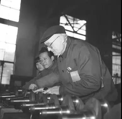 今天受到中央表彰的这位国企“洋厂长” 他的故事很传奇 －国务院国有资产监督管理委员会