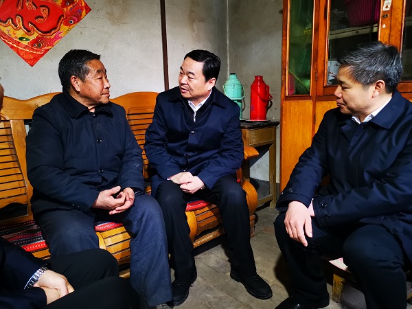 郝鹏赴河北调研国资委定点扶贫和央企参与雄安新区建设工作 强调要在贯彻落实党中央决策部署中作表率