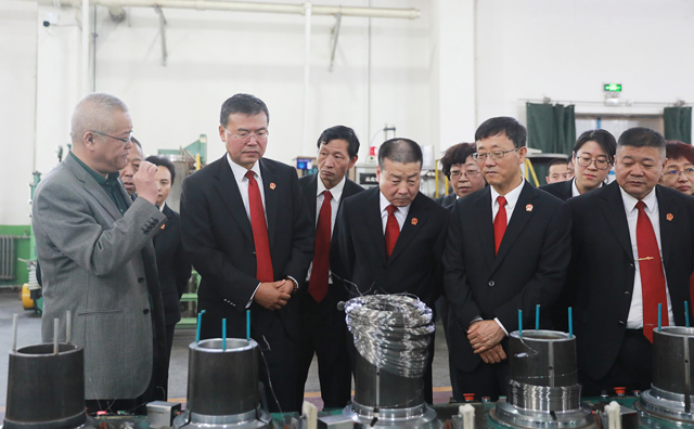 陈大威来集团公司调研