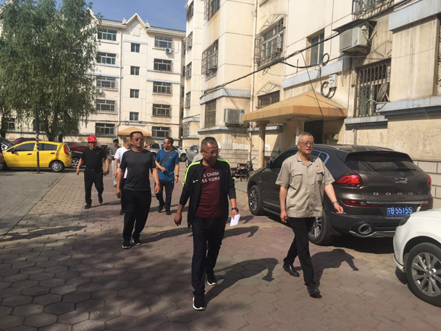 闫玉亮调研“三供一业”维修改造项目