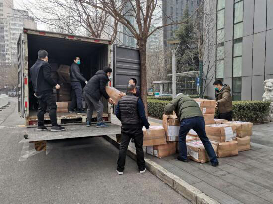 中国有色集团海外紧急采购7500套医用防护服持续支援湖北抗击疫情