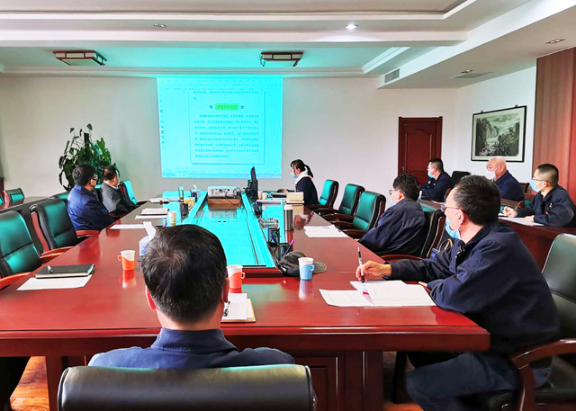 集团公司纪委召开理论学习中心组（扩大）学习会