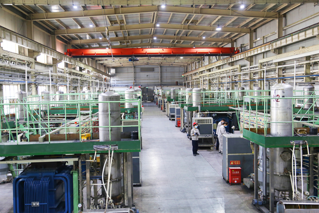 钽丝分厂：抢机遇 抓实干 全员接力保生产