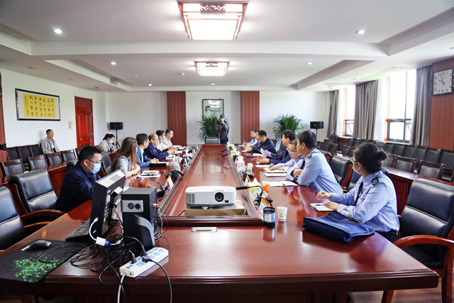 自治区税务局领导拜访全国人大代表王东新