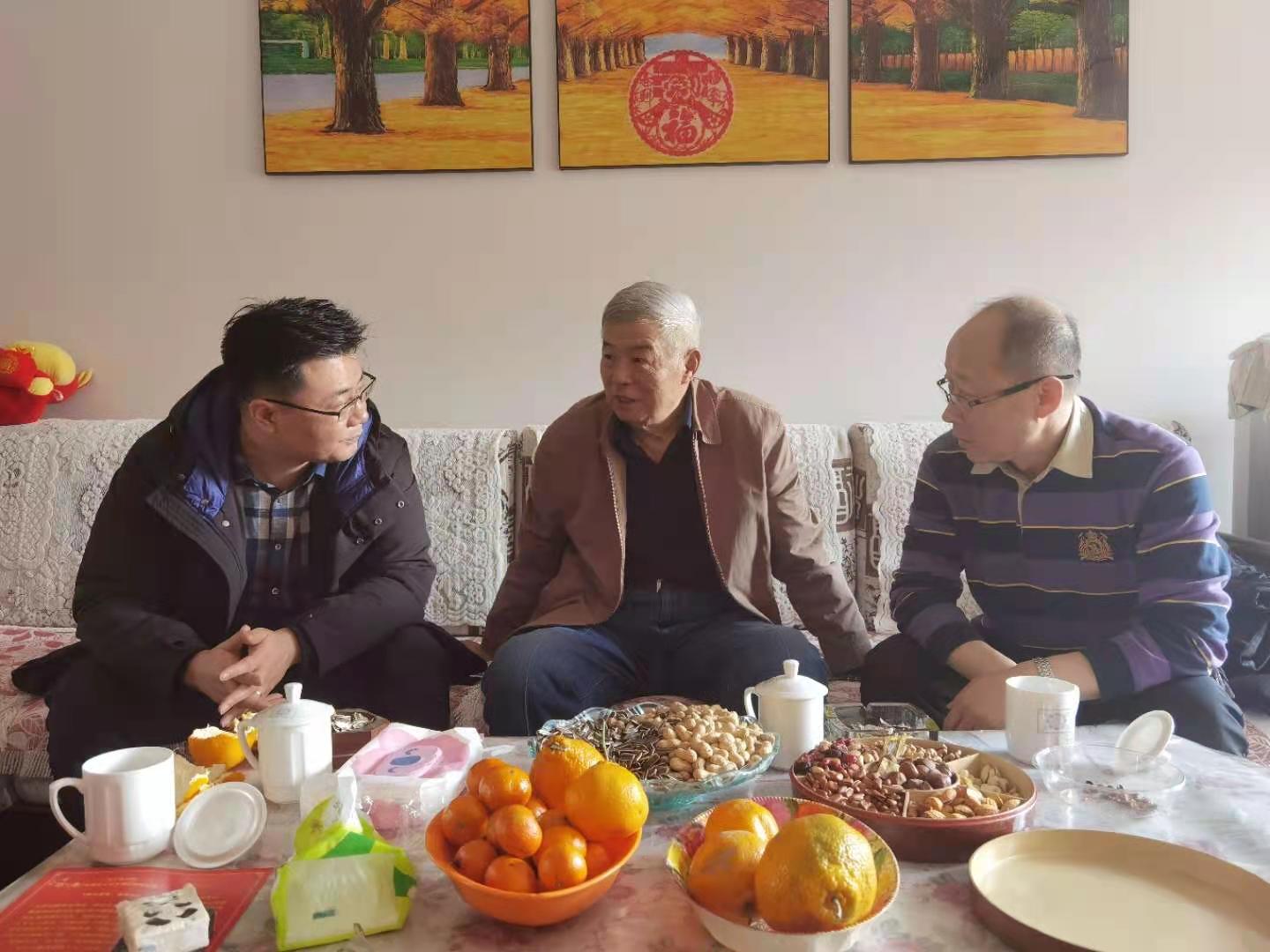 集团公司领导慰问中国工程院院士何季麟