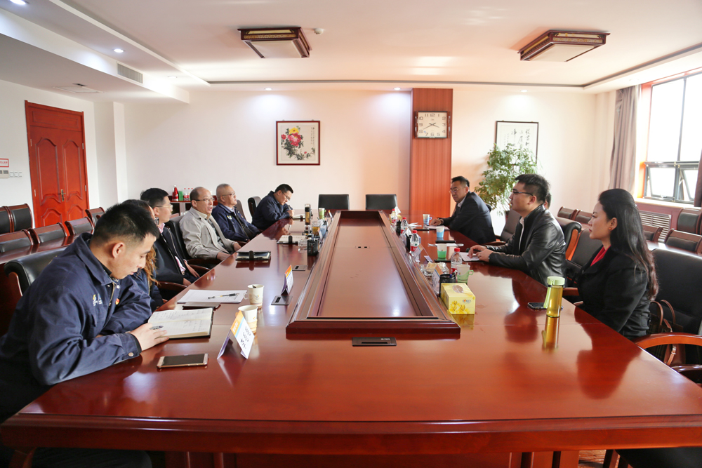 华夏银行银川分行行长薛增家来集团公司调研