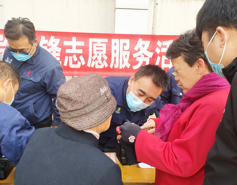 家电维修进社区 志愿服务暖人心