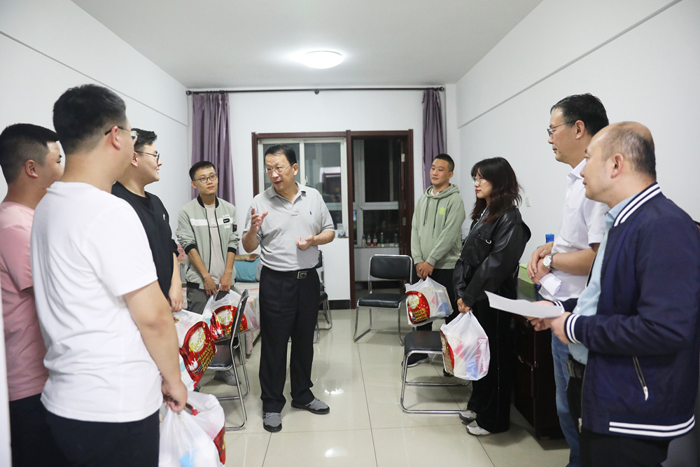 集团公司走访慰问新入职职工