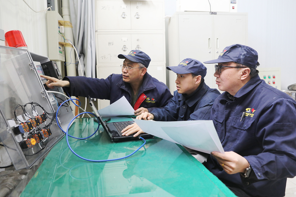 【图片新闻】东方钽业机电维修分厂为生产保驾护航