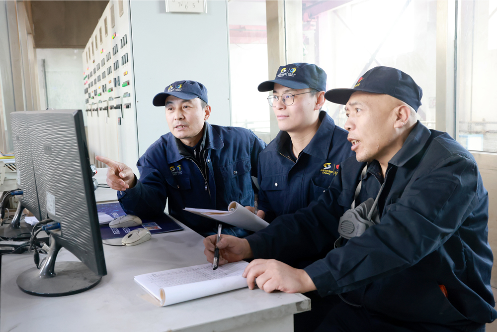 提升产业数字化 推动两化融合走深走实